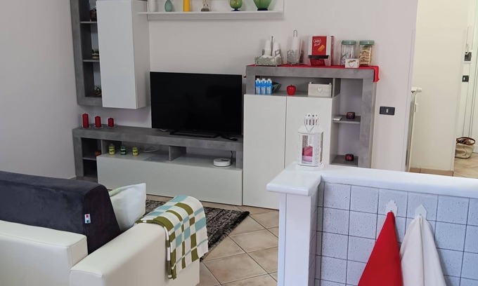 Zona XII Torre Spaccata Apartment | Elegant apartment surrounded by greenery 600 meters from metro C