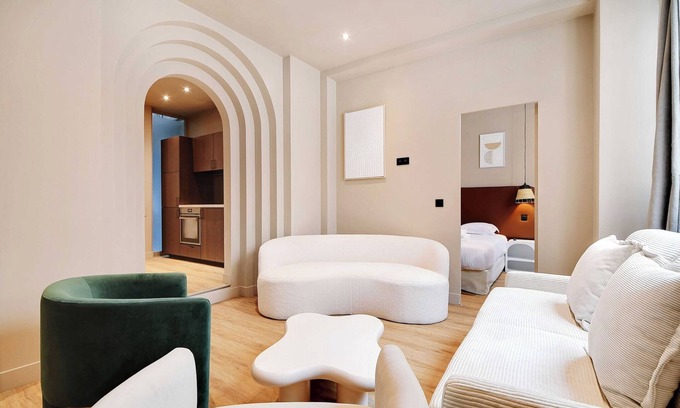 Saint-Merri Apartment | Elegant Home - 5BD/12P - Heart of 'Le Marais'