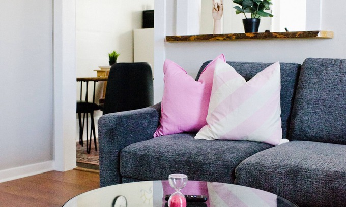 East Hill Apartment | Elegant king 2BR Space with Fast WiFi