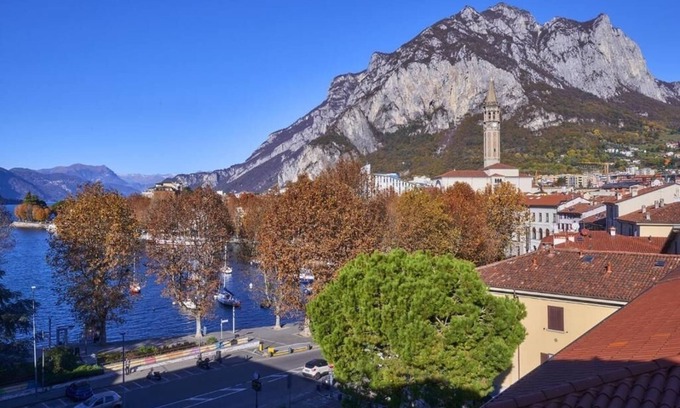 Lecco Apartment | Elegant lakefront apartment in the city center - Verde Acqua Apartments