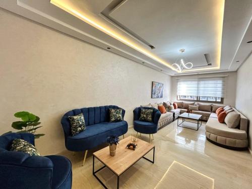 Casablanca Apartment | Elegant Lateral Beachfront Family Stay
