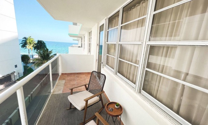 Hollywood South Central Beach Condo | 🌴 Elegant Luxe Retreat | 1BR Oceanfront Suite Sleeps 6