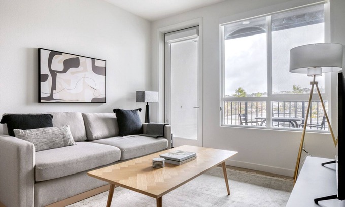Mission Valley West Apartment | Elegant Mission Valley 1BR w/Gym, W/D & Pool, nr freeways, by Blueground