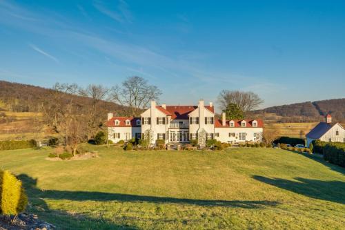 Paris Villa | Elegant Paris Manor with Private Pool!
