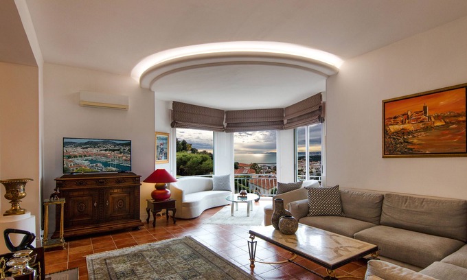 Lazaret Villa | Elegant pool villa, dreamlike sea view, Nice- Port