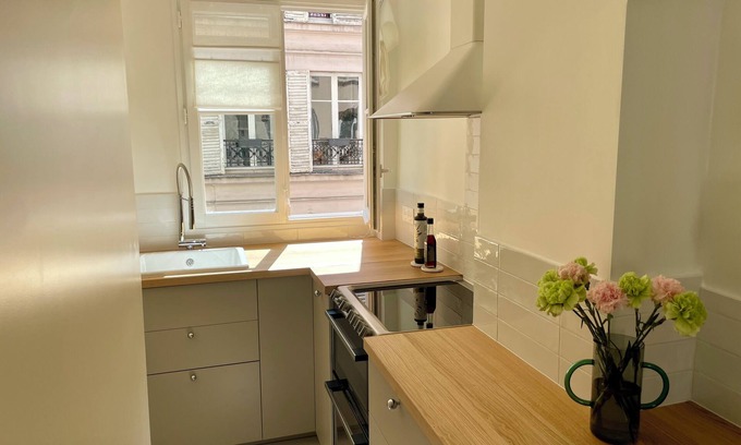 Quartier de Rochechouart Apartment | Elegant renovated 2 room apartment