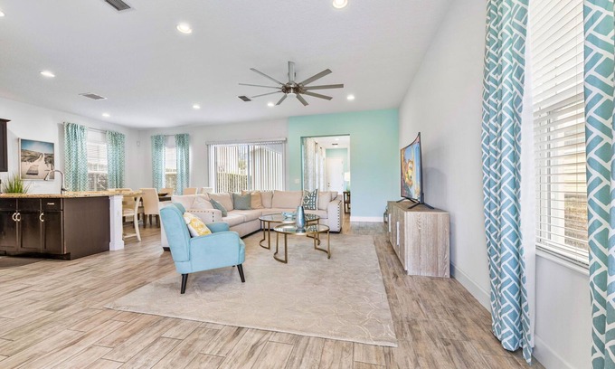 Reunion House | Elegant Resort Retreat