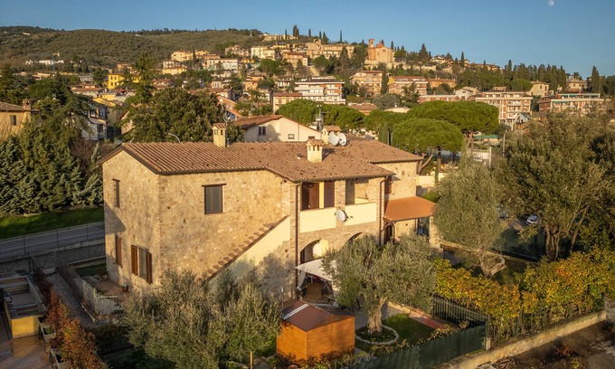 San Mariano House | Elegant retreat in a historic farmhouse near Perugia and Trasimeno Lake