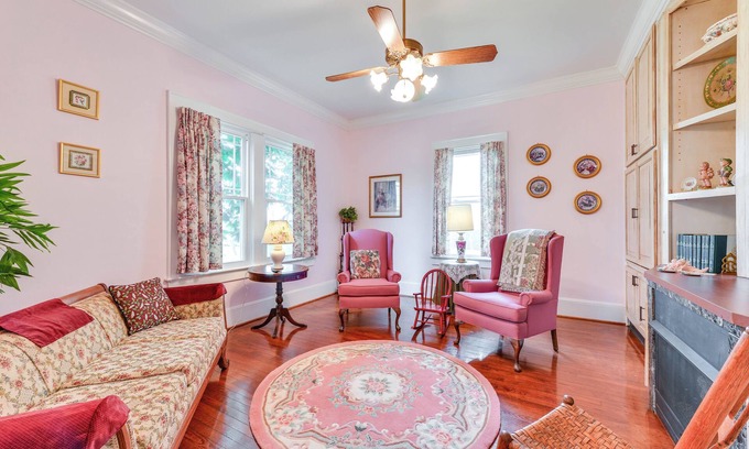 Lincolnton House | Elegant + Spacious Retreat ~ 18 Mi to Lake Norman!