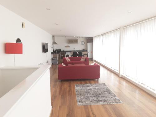 Darlington Apartment | Elegant three bedroom apartment