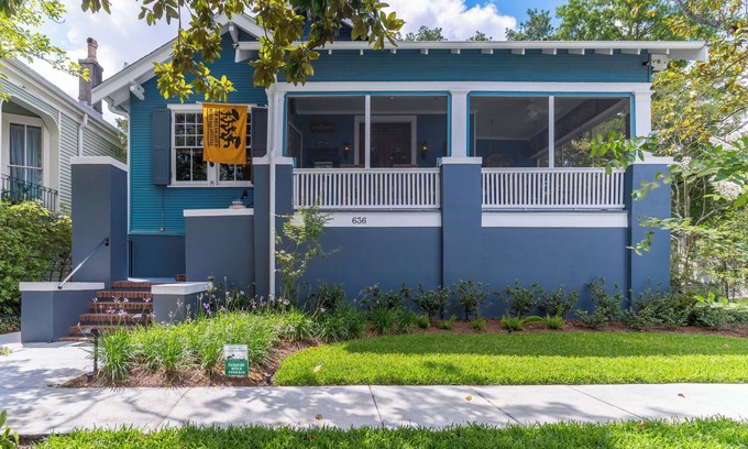 Audubon House | Elegant Uptown Riverside Owner's Suite