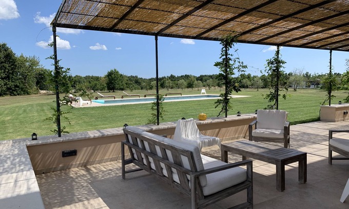 Modrusani Villa | Elegant villa 400 m2, garden, swimming pool, terrace,