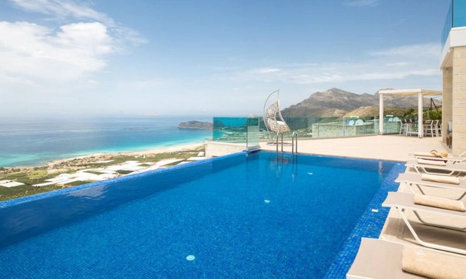 Zerviana Villa | Elegant Villa for 7 guests overlooking Phalasarna Beach