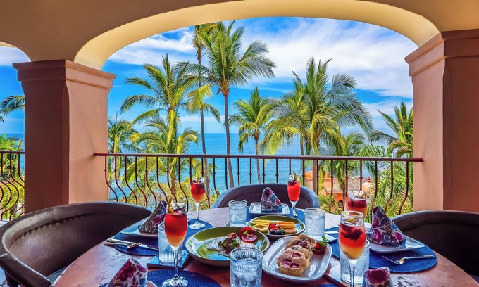 Amapas Villa | Elegantly Designed and Fully Staffed Mexican Estate on the Beach Near Old Town