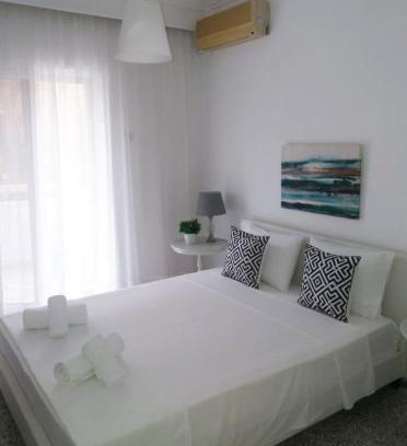Nea Peramos Apartment | Eleni House