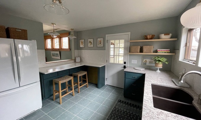 Victoria House | Elevated Vintage Downtown Victoria ~ The Heron House