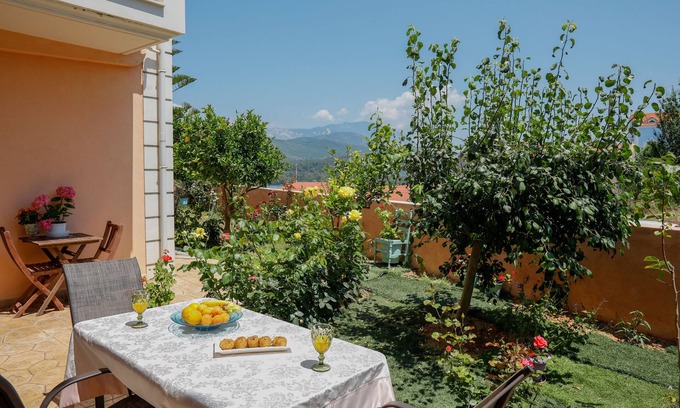 Kefalonia Apartment | Elisso rose garden apartment