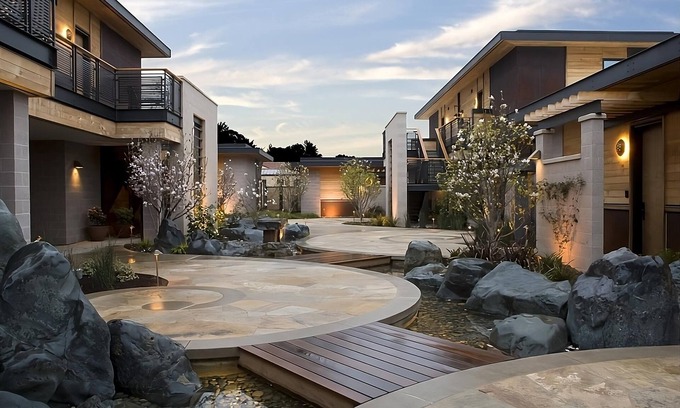 Yountville House | Elite Experience! Private Patio, Cocktail Pool! Minutes to Napa Valley Balloons!