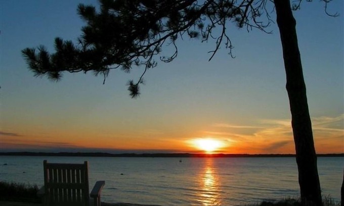 Elk Rapids House | Elk Rapids Beautiful Beach House on East Grand Traverse Bay!
