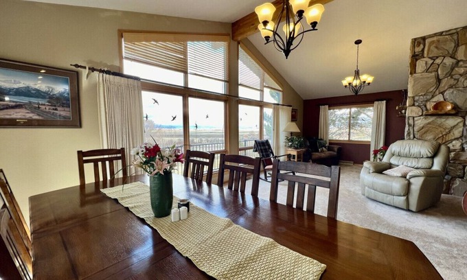 Baker City Apartment | Elkhorn Views Home - Gorgeous Views! 4 Bdrm, Sleeps 8, w/Sauna, Local Golfing 50% Off!