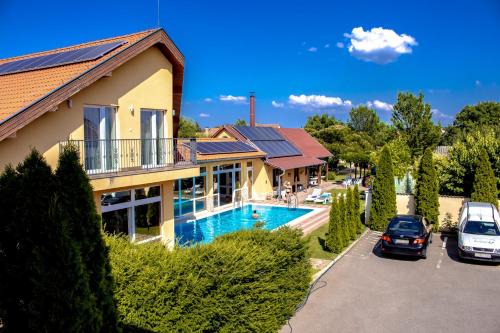 Hajduszoboszlo Bed & Breakfast | Ella Residence Panzió
