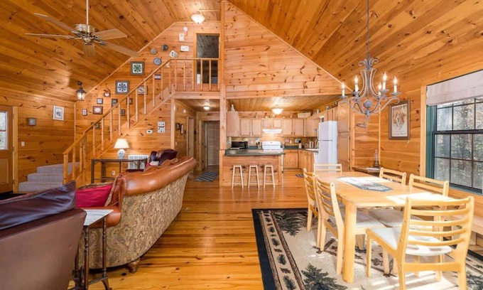 Morganton Cabin | Elliot's Hideaway, Pet Friendly