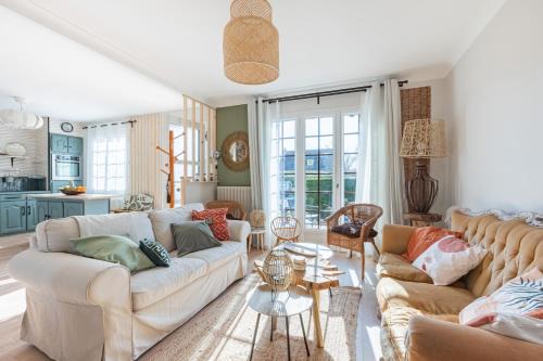 Ver-sur-Mer House | Ellisa
