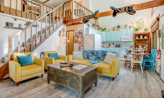 Hamlin Cabin | Elmwood · Elmwood Escape ★ A Cozy Retreat at The Hideout ★