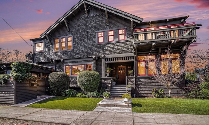 Upper Telegraph House | Elmwood House Berkeley