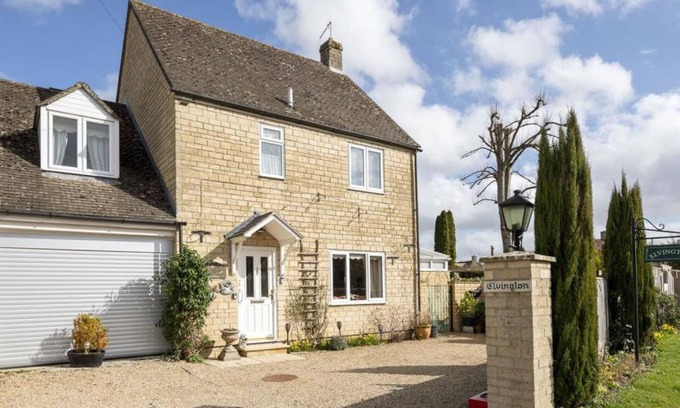 Bourton-on-the-Water Cottage | Elvington Cottage, The Heart of the Cotswolds