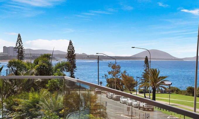 Alexandra Headland Apartment | Elysee Luxury Alexandra Headland 2 Bedroom Apartment