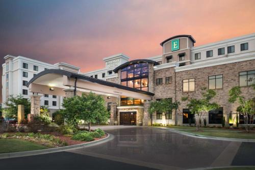 Westover Hotel | Embassy Suites by Hilton Fayetteville Fort Bragg