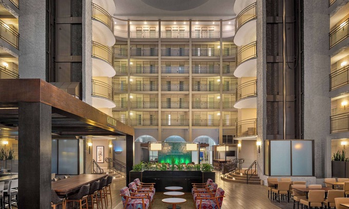 El Paso Hotel | Embassy Suites by Hilton El Paso