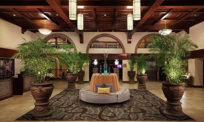 Lubbock Hotel | Embassy Suites Lubbock