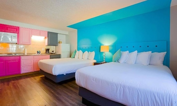 Seaside Hotel | Embrace the Coastal Vibe! Pet-friendly Property, Free Parking, Kitchenette!