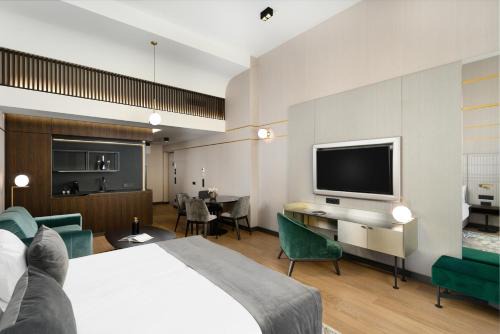 Inner City Budapest Apartment | Emerald Downtown Luxury Suites by Continental Group