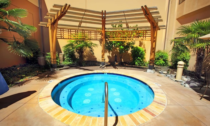 Fife Hotel | Emerald Queen Hotel & Casino - Fife