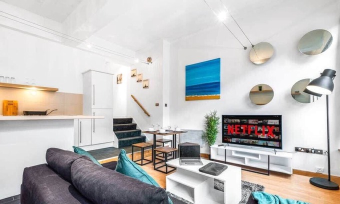Birmingham City Centre Apartment | Emerald Suite | Netflix | WiFi
