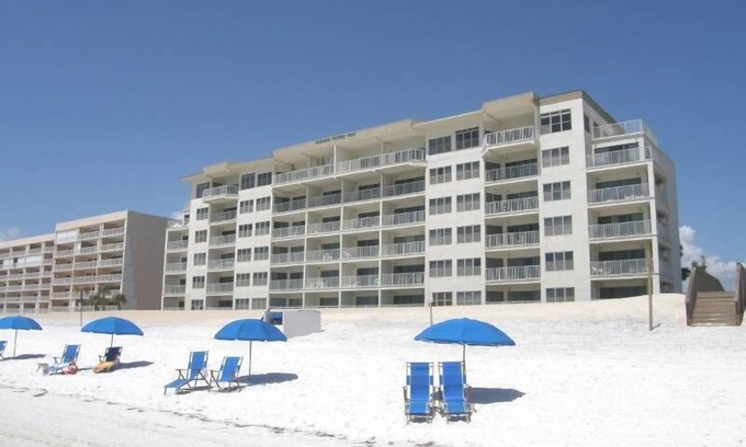 Fort Walton Beach Condo | Emerald Towers West by Southern Vacation Rentals