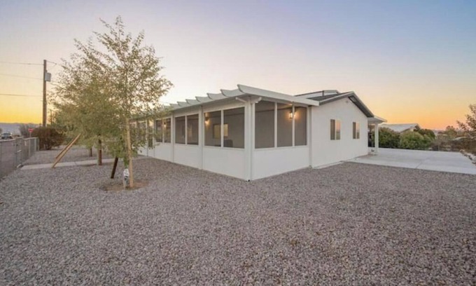 Bullhead City House | Emerald Water