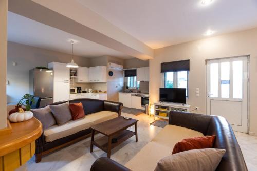 Spata-Artemida House | Emma's Airport Studio