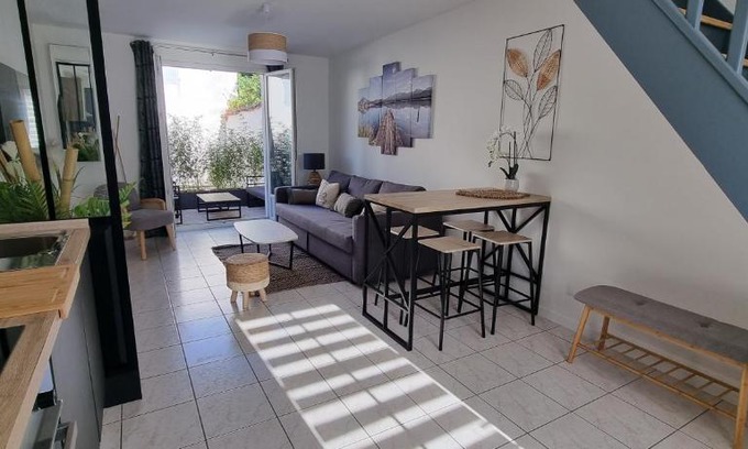 Surgeres Apartment | En hypercentre, appart avec terrasse entièrement rénové - Netflix - Amazon Prime - Le Nature Zen