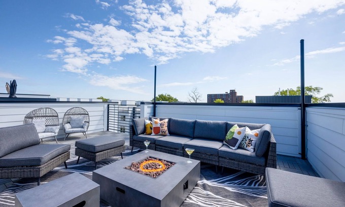 Nashville House | En-Vogue Vacay - Rooftop Deck- Minutes to Broadway
