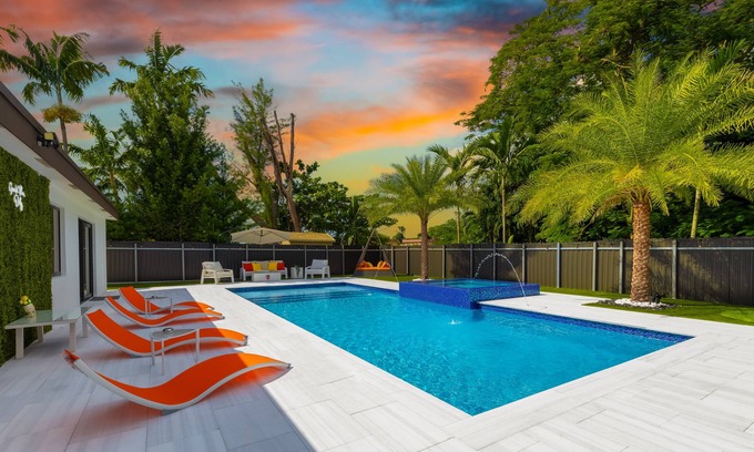 Kendale Lakes House | Encanto Luxury Home