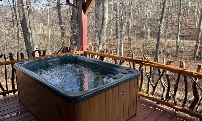 Newport Cabin | Enchanted - 1 Bedrooms, 1 Baths, Sleeps 2 Cabin by RedAwning