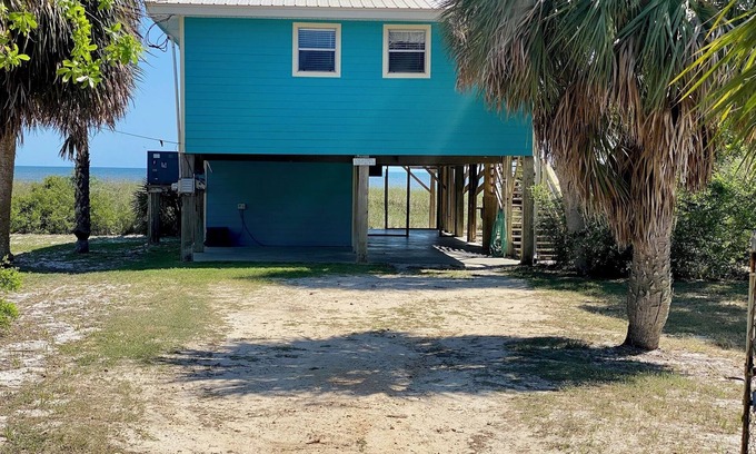 Alligator Point House | Enchanted Cottage Beachfront – Charming Retreat by the Sea!