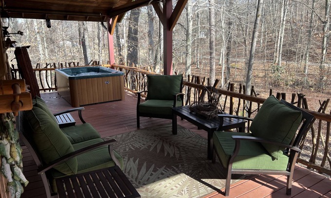 Newport Cabin | Enchanted Cottage by RedAwning