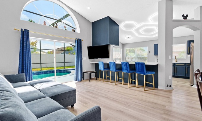 Eagle Pointe South House | Enchanted Disney Castle Heated Pool+EV Charger, 10min to WDW, Private Home w/DW