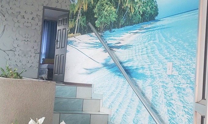 Durban North House | Enchanting 6-bedroom house with WiFi in Durban North