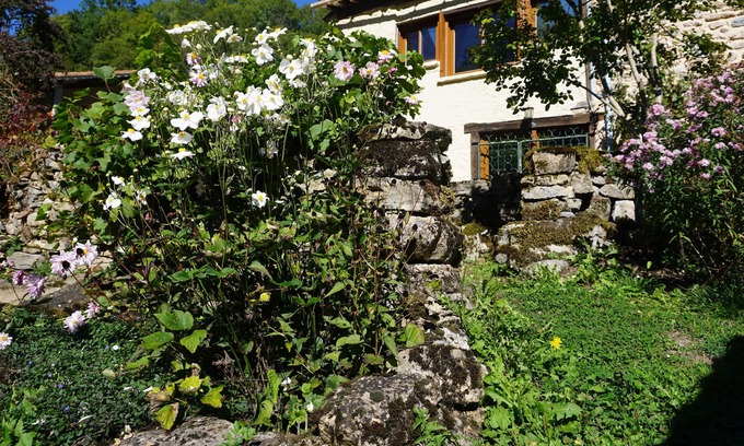 Castelnau-Durban House | enchanting hamlet house, riverside garden and a terrace.